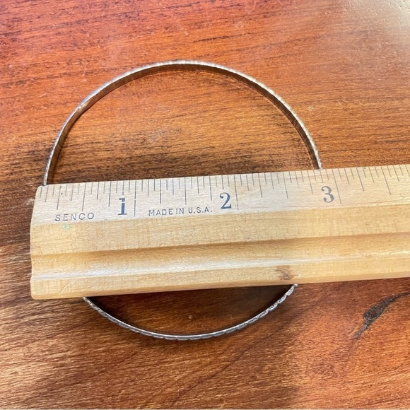 Vintage silver tone bangle large twist - Picture 3 of 4